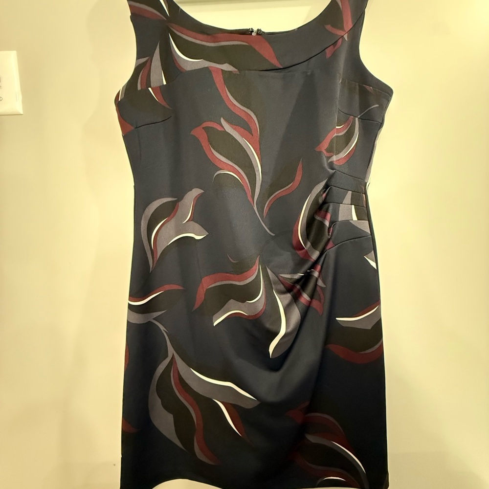 Elegant Black and Red Patterned Dress